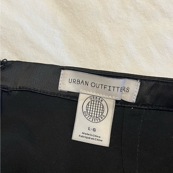 Urban Outfitters - Elegant Black Lace Trim Skirt - Picture 5 of 5